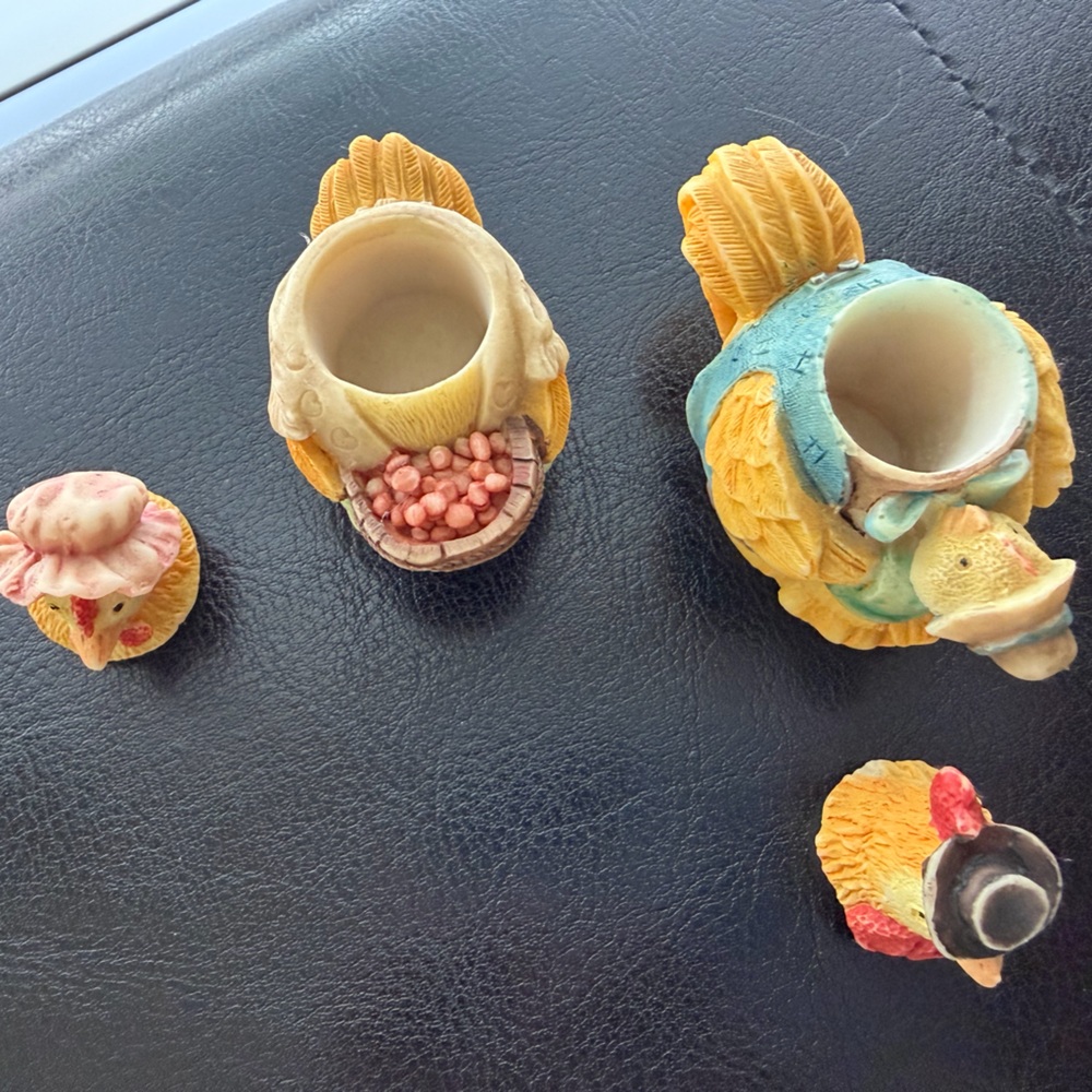 Vintage Miniature Tea Set Figurine family picnic scene - Picture 5 of 7